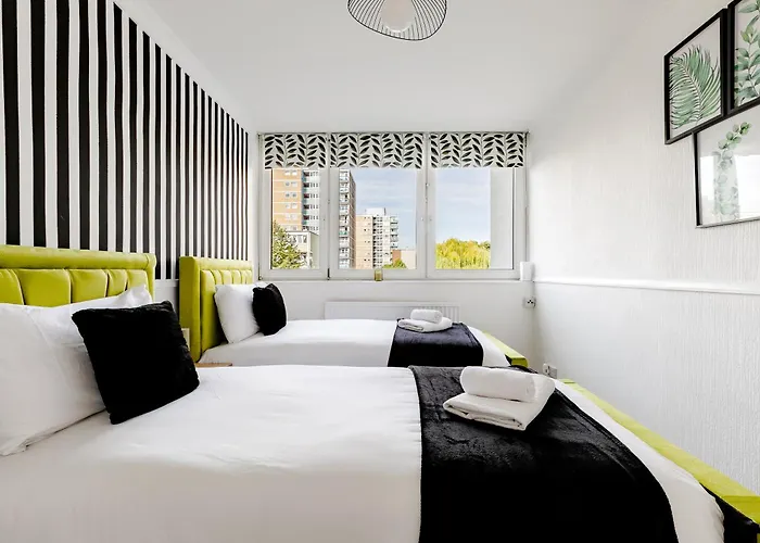 3Br Off A13 , Sleeps 6, 2Mins To Langdon Dlr,Free Parking